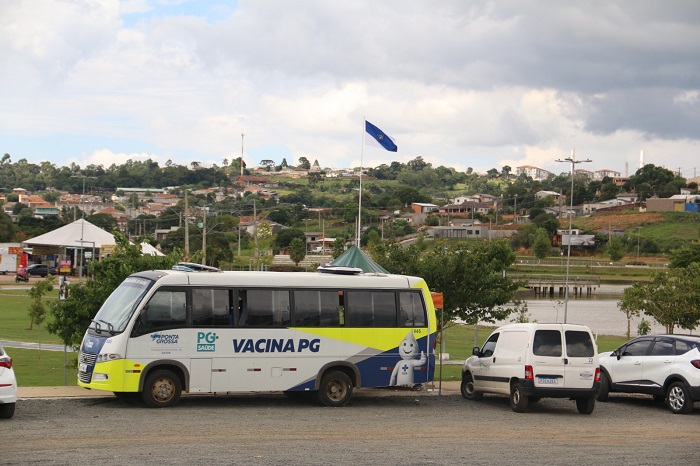 ÔNIBUS DA VACINA VOLTA A ATENDER A COMUNIDADE EM AÇÕES ITINERANTES