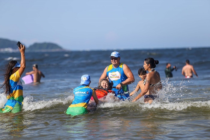 1.068 PESSOAS JÁ UTILIZARAM AS CADEIRAS ANFÍBIAS NAS PRAIAS DO PARANÁ