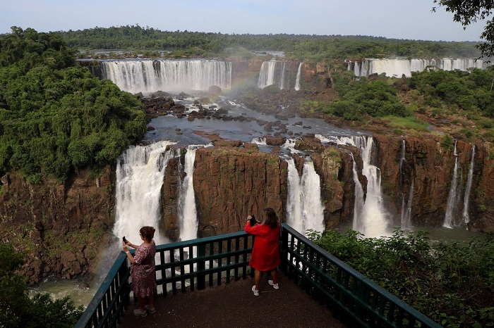 206.861 TURISTAS ESTRANGEIROS VISITARAM O PARANÁ EM JANEIRO
