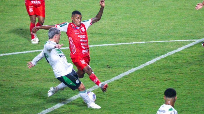 GOLEADA SOBRE O RIO BRANCO COLOCA O CORITIBA NO G4
