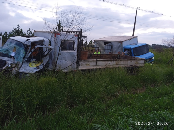 ACIDENTE GRAVE NA BR-376: COLISÃO TRASEIRA ENTRE CAMINHÕES DEIXA TRÊS FERIDOS