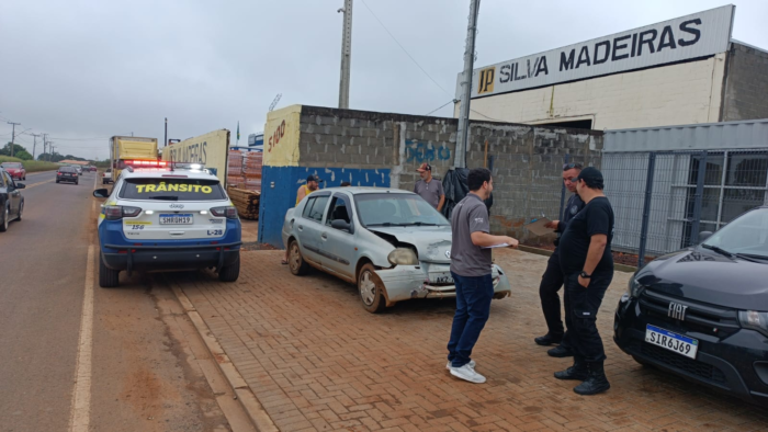 MOTORISTA EMBRIAGADO CAUSA ACIDENTE NA AVENIDA PEDRO WOSGRAU
