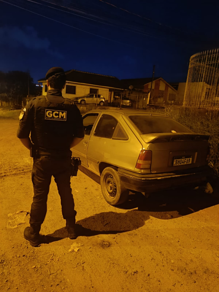 GUARDA CIVIL MUNICIPAL RECUPERA VEÍCULO FURTADO