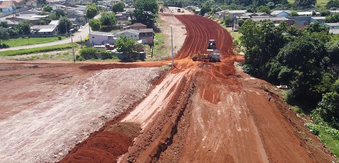 PAVIMENTAÇÃO DE VIAS NO PARQUE DOS PINHEIROS FACILITA ACESSO AO CARÁ-CARÁ                   
