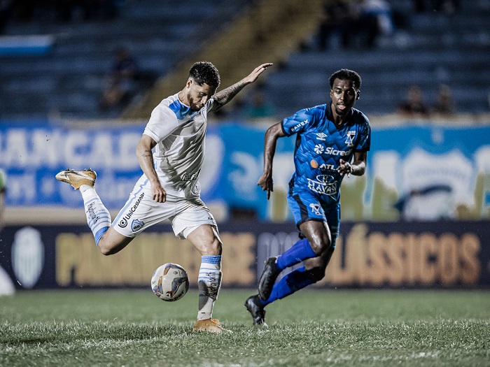 GOL AOS 51 MINUTOS GARANTIU A LIDERANÇA DO LONDRINA