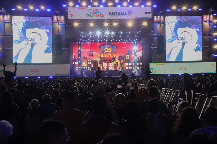 120 MIL PESSOAS VIRAM SHOWS DE EDUARDO COSTA E RIO NEGRO & SOLIMÕES NO SÁBADO