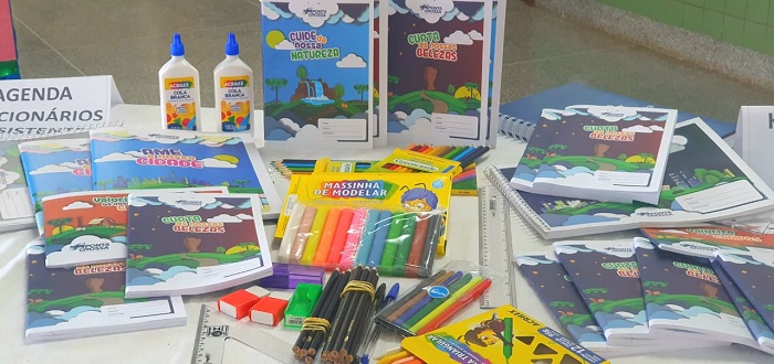 PREFEITURA REPASSA OS KITS DE MATERIAIS ESCOLARES DA REDE MUNICIPAL DE ENSINO