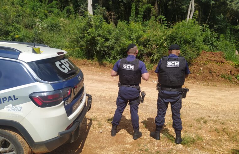 HOMEM É ENCONTRADO MORTO COM CORTES NO ABDÔMEN E PESCOÇO