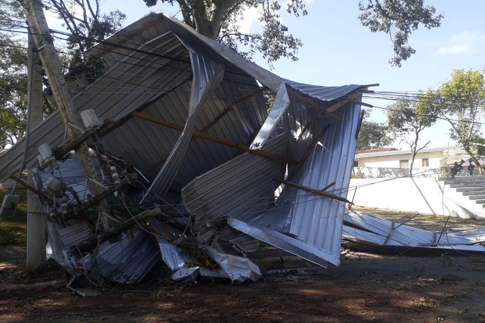 TEMPESTADE DESTELHA 155 RESIDÊNCIA E PRÉDIOS PÚBLICOS EM BALSA NOVA