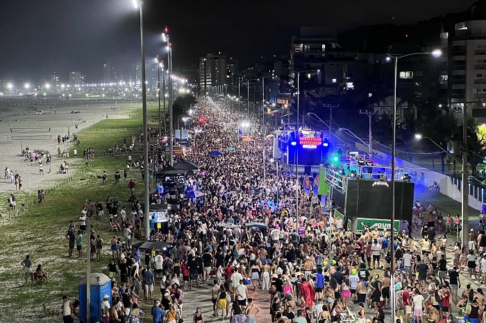 1,3 MILHÃO DE PESSOAS PARTICIPARAM DO CARNAVAL NO LITORAL PARANAENSE
