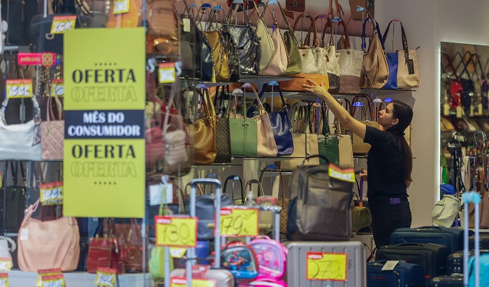 COMÉRCIO PARANAENSE REGISTROU ALTA DE 4,3% NO MÊS DE JANEIRO
