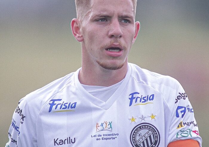 “FANTASMINHA” RECEBE O BRUSQUE NA ESTREIA DO BRASILEIRO SUB-20