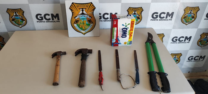 SUSPEITO DE FURTO É PEGO POR VIZINHOS NO BAIRRO DA RONDA