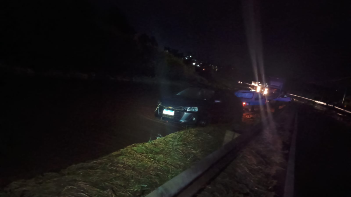 CARRO FOI ARRASTADO COM O TRANSBORDAMENTO DO RIO RONDA