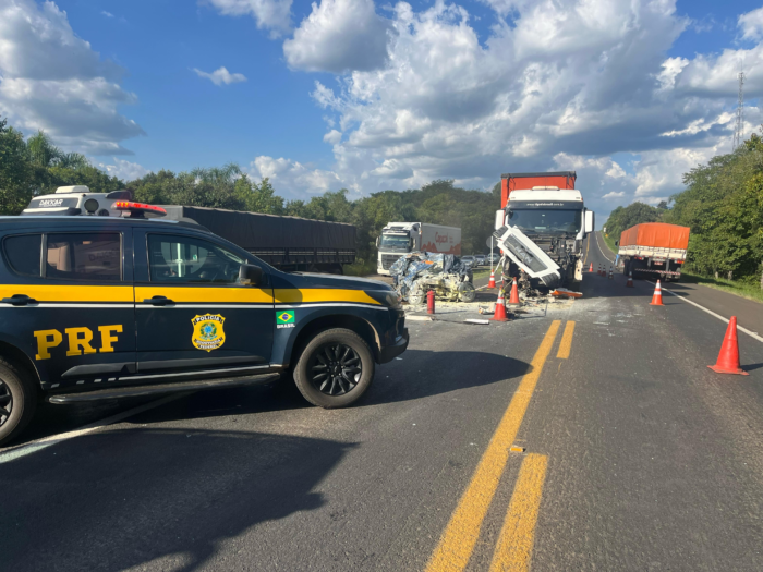 COLISÃO FRONTAL NA BR-277 DEIXA UMA VÍTIMA FATAL