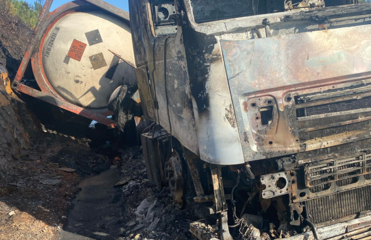 INCÊNDIO EM CAMINHÃO-TANQUE COM CARGA PERIGOSA INTERDITA BR-376