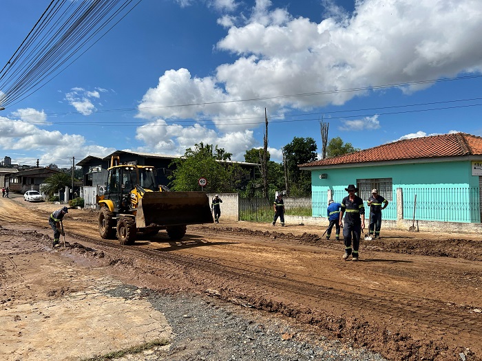 EQUIPES DA PREFEITURA ATENDEM OS BAIRROS ATINGIDOS PELA CHUVA DE TERÇA-FEIRA