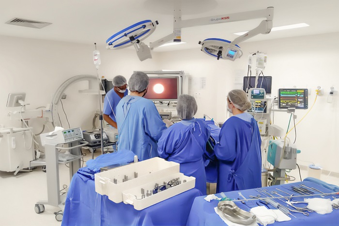 HOSPITAL MATERNO-INFANTIL DA UEPG REALIZA CIRURGIA NEUROLÓGICA INÉDITA