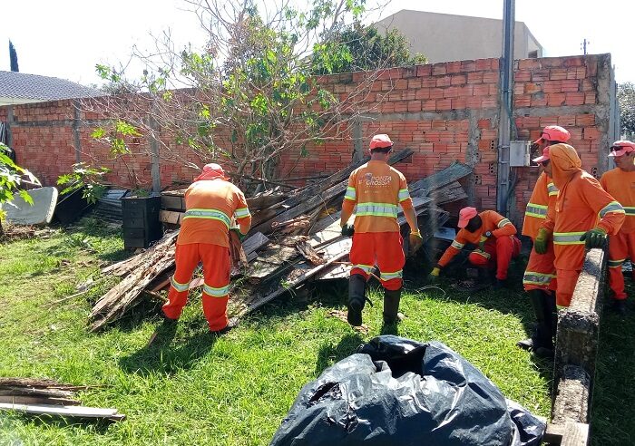 EQUIPES DE COMBATE À DENGUE DA FMS REALIZARAM AÇÃO NO JARDIM CARVALHO