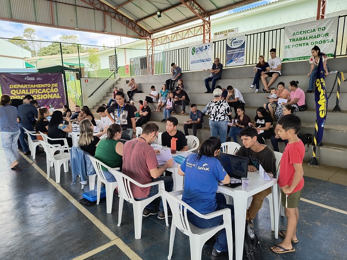 ‘AGÊNCIA DO TRABALHADOR NOS BAIRROS’ REALIZOU 200 ATENDIMENTOS EM UVARANAS