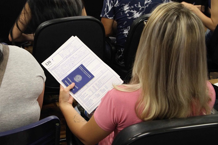 PARANÁ INICIA A SEMANA COM 21.571 VAGAS DE EMPREGO