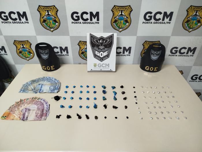 GCM PRENDE TRAFICANTE COM 90 PEDRAS DE CRACK NO CENTRO
