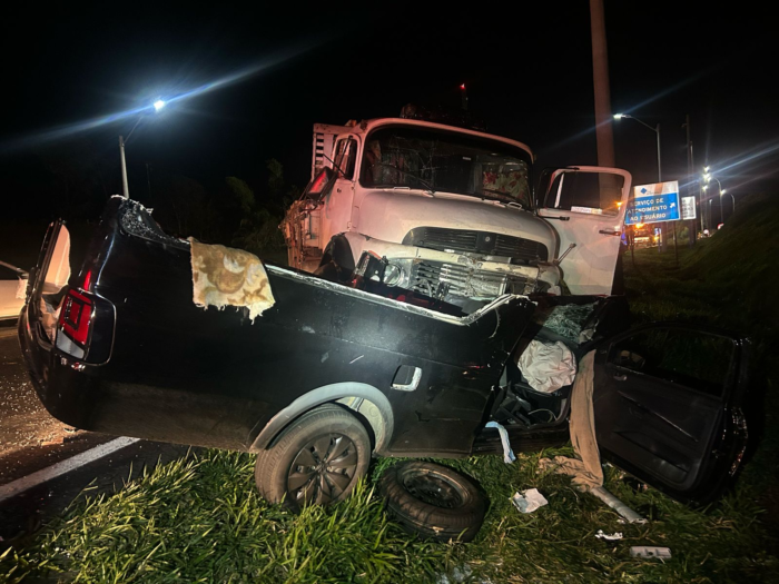 COLISÃO FRONTAL NA BR-277 MATA CONDUTOR DE CARRO FUNERÁRIO