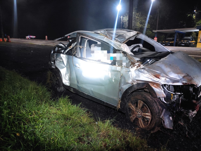 CONDUTOR FICA FERIDO EM CAPOTAMENTO NA BR-376