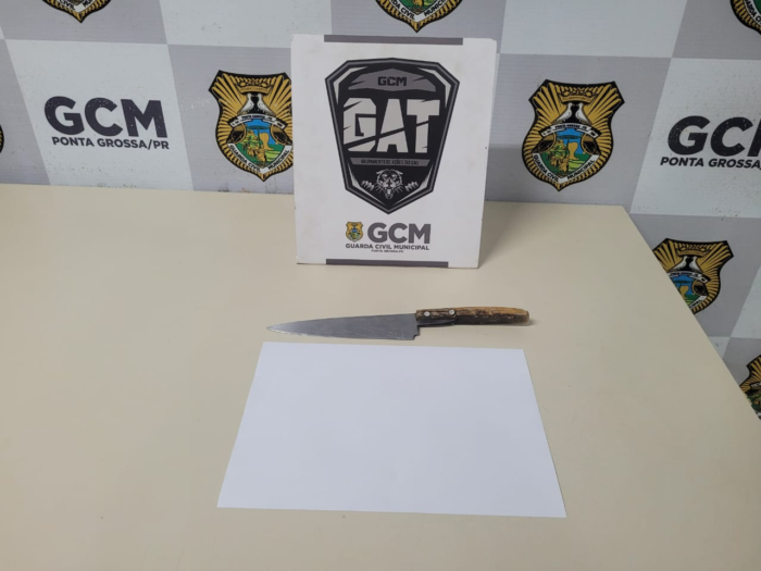 BRIGA DE CASAL TERMINA EM FERIMENTO POR FACA NO JARDIM CARVALHO