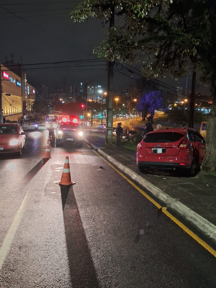 COLISÃO TIPO CHOQUE NA RUA CONSELHEIRO BARRADAS, PRÓXIMO AO SHOPPING PALLADIUM