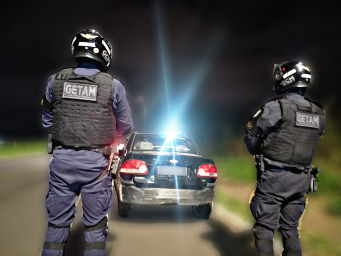 ABORDAGEM DE VEÍCULO FURTADO NO BAIRRO CONTORNO