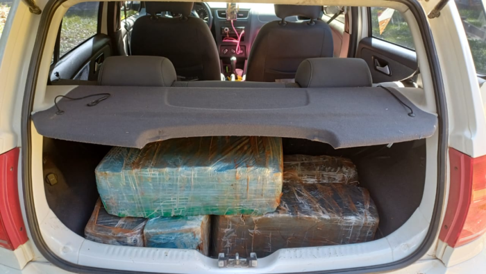 PRF APREENDE QUASE 90 QUILOS DE MACONHA NA BR-373 ; MULHER É PRESA EM FLAGRANTE