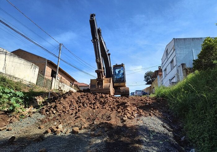 PREFEITURA INICIA OBRAS DE INFRAESTRUTURA NAS VILAS ELVIRA E 26 DE OUTUBRO