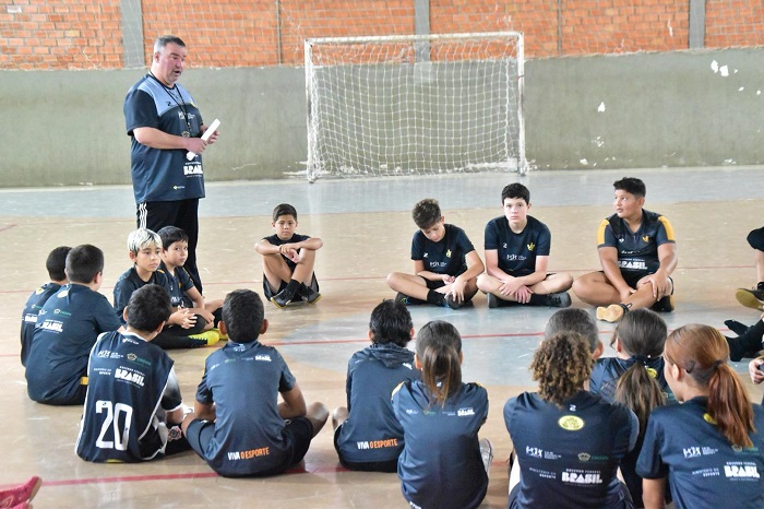 ALUNOS DO PROJETO SEMENTINHAS RECEBEM ORIENTAÇÕES SOBRE COMBATE AO ‘BULLYNG’