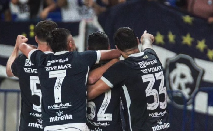 CORITIBA PERDE A INVENCILIDADE E ATHLETICO LIDERA A SÉRIE ‘B’ DO BRASILEIRO