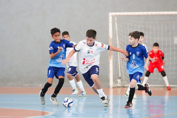ACGF/CREATIVE É CAMPEÃ INVICTA DA LIGA SUL-NORTE SUB-11 EM CARAMBEÍ