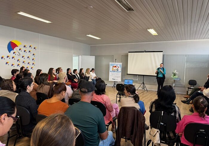 FUNDAÇÃO DE ASSISTÊNCIA SOCIAL REALIZA CAPACITAÇÃO DAS FAMÍLIAS ACOLHEDORAS