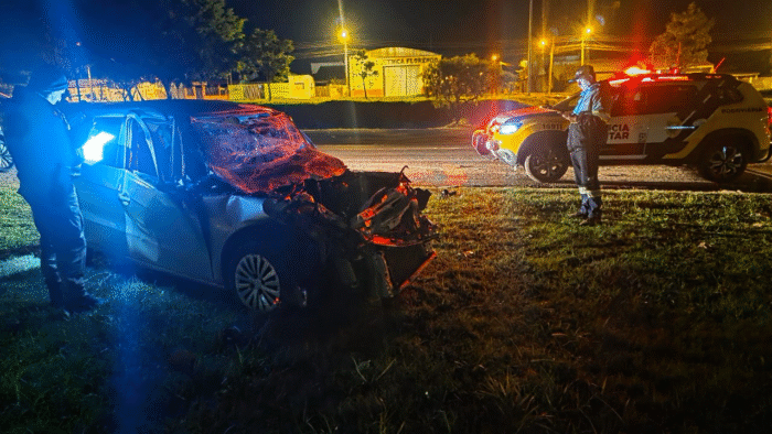COLISÃO TRASEIRA NA PR-092 DEIXA MOTORISTA FERIDO