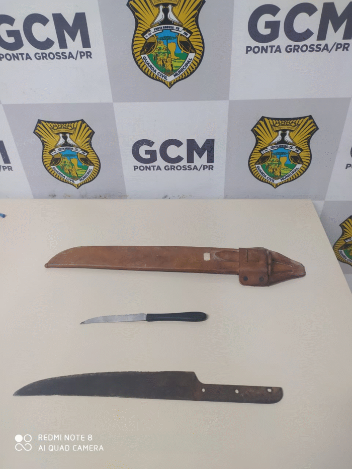 PAI EMBRIAGADO AMEAÇA FILHAS COM FACA E PROMETE ATEAR FOGO NA CASA
