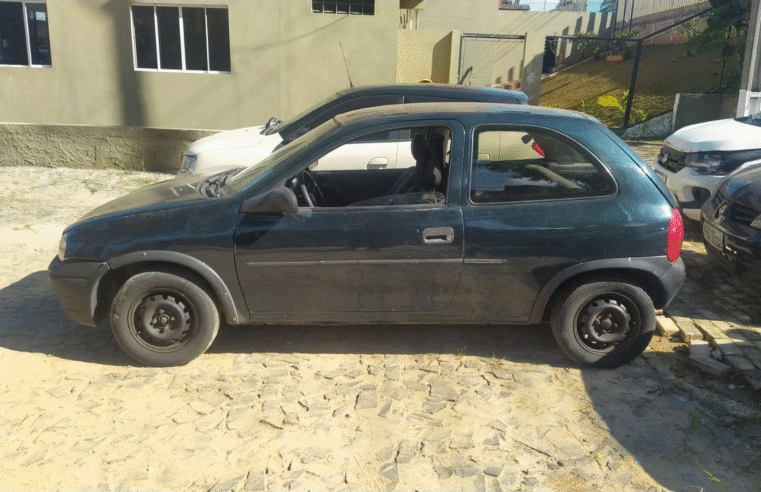 🚨🚗 MULHER É DETIDA EM PONTA GROSSA CONDUZINDO VEÍCULO ROUBADO COM MOTOR TROCADO – ALEGOU QUE NÃO SABIA DE NADA!