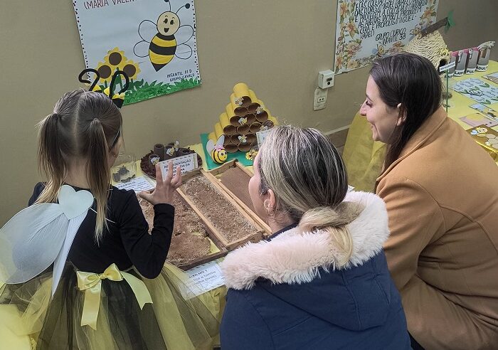 CMEI VANDA TAQUES DE ALMEIDA RECEBE UNIDADE DO PROGRAMA ‘JARDINS DO MEL’