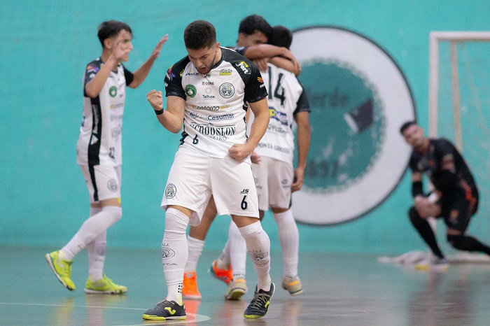 VIRADA NO SEGUNDO TEMPO GARANTE A VITÓRIA DO CONTORNO EM ANDIRÁ: 6X3