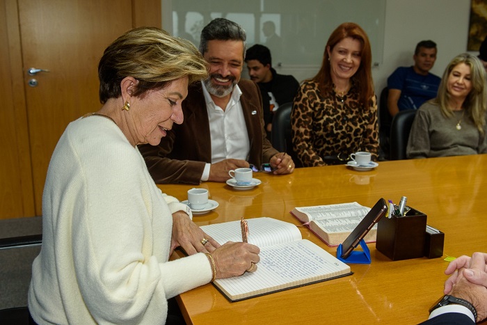 PASTOR MOISÉS ASSUME A PREFEITURA DE PONTA GROSSA POR UMA SEMANA