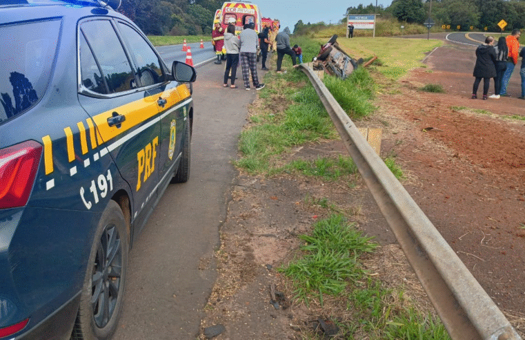 FUNCIONÁRIAS DO PARQUE VILA VELHA FICAM FERIDAS EM CAPOTAMENTO NA BR-376