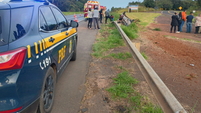 FUNCIONÁRIAS DO PARQUE VILA VELHA FICAM FERIDAS EM CAPOTAMENTO NA BR-376