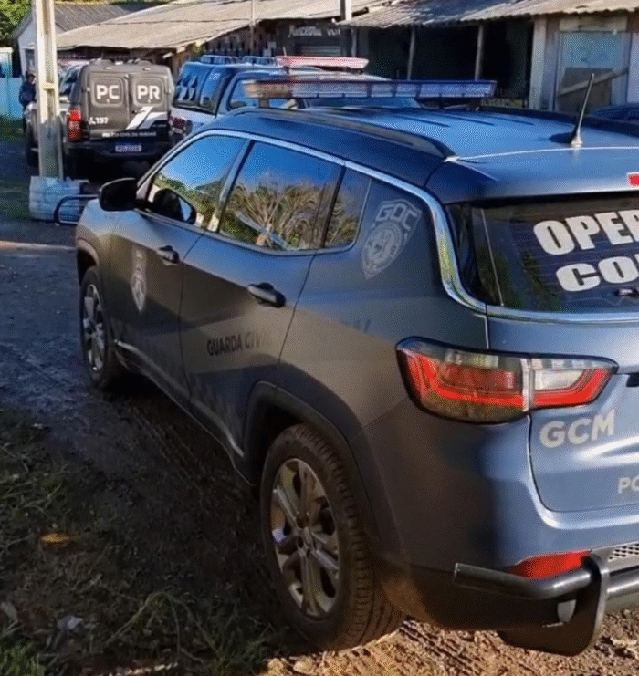 HOMEM É PRESO APÓS INVADIR CASA, AMEAÇAR FAMILIARES COM FACA E TENTAR FUGIR