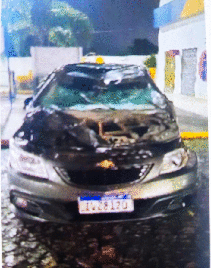 VEÍCULO CAPOTA NA PR-151 EM CASTRO E DEIXA DOIS JOVENS FERIDOS