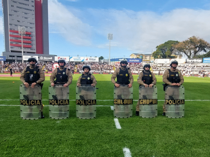 POLICIAMENTO REFORÇADO GARANTE SEGURANÇA DURANTE PARTIDA DE FUTEBOL ENTRE OPERÁRIO X ATHLÉTICO