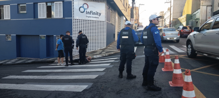HOMEM DE 66 ANOS É ATROPELADO NO CENTRO