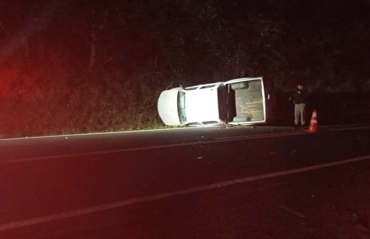 COLISÃO FRONTAL NA PR-090 DEIXA UM FERIDO E DOIS MOTORISTAS SEM CNH